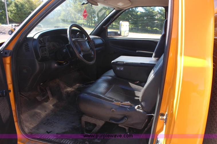 image for item H6810 2002 Dodge Ram 3500 utility truck
