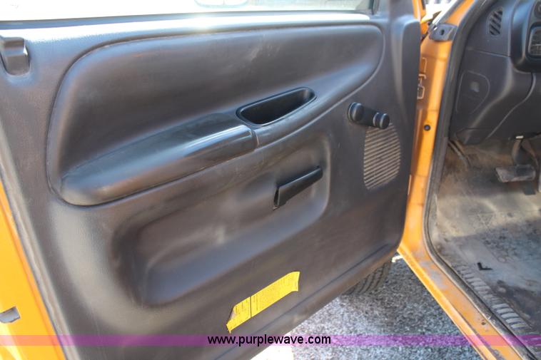 image for item H6810 2002 Dodge Ram 3500 utility truck