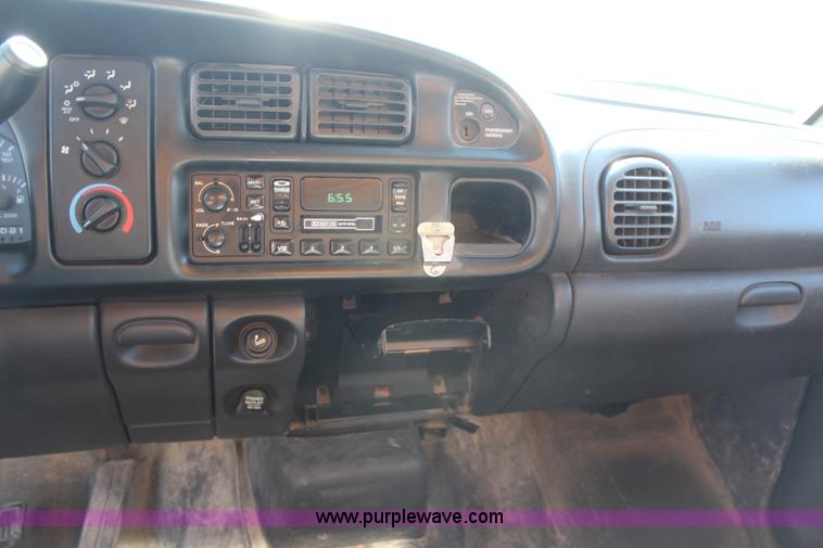 image for item H6810 2002 Dodge Ram 3500 utility truck