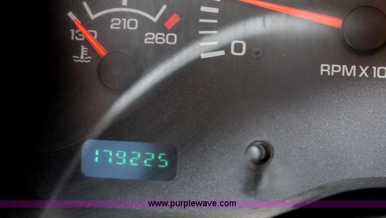 image for item H6810 2002 Dodge Ram 3500 utility truck