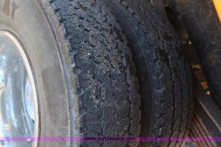 image for item H6810 2002 Dodge Ram 3500 utility truck