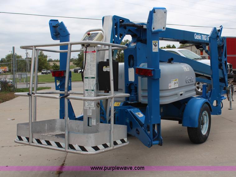 image for item H6871 2000 Genie TMZ-50\30 towable boom lift
