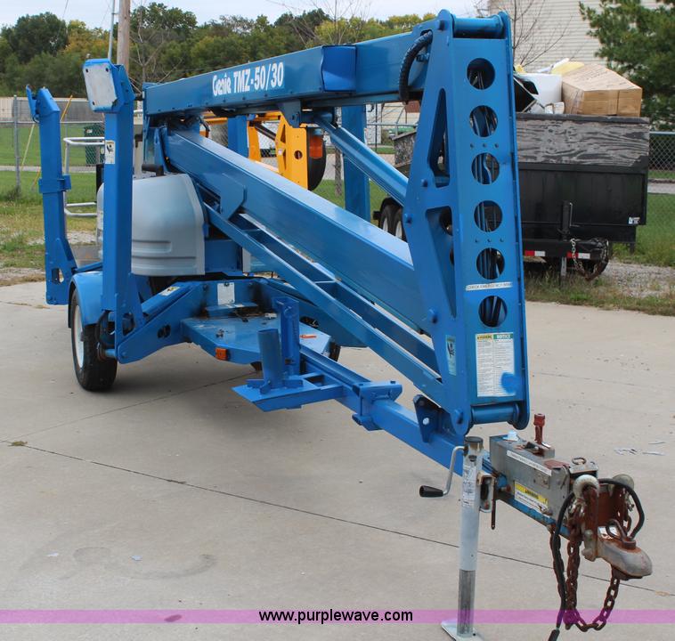 image for item H6871 2000 Genie TMZ-50\30 towable boom lift