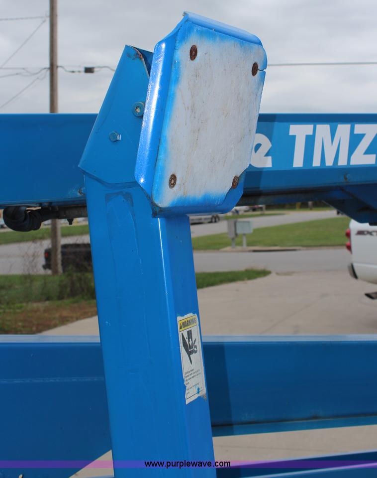 image for item H6871 2000 Genie TMZ-50\30 towable boom lift