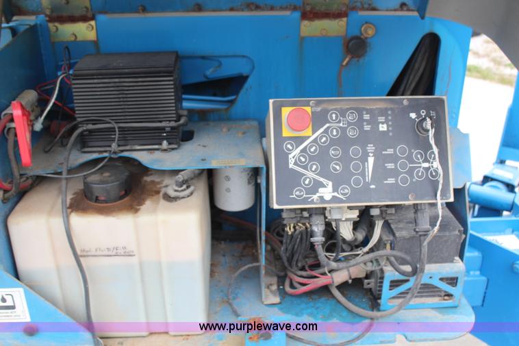 image for item H6871 2000 Genie TMZ-50\30 towable boom lift