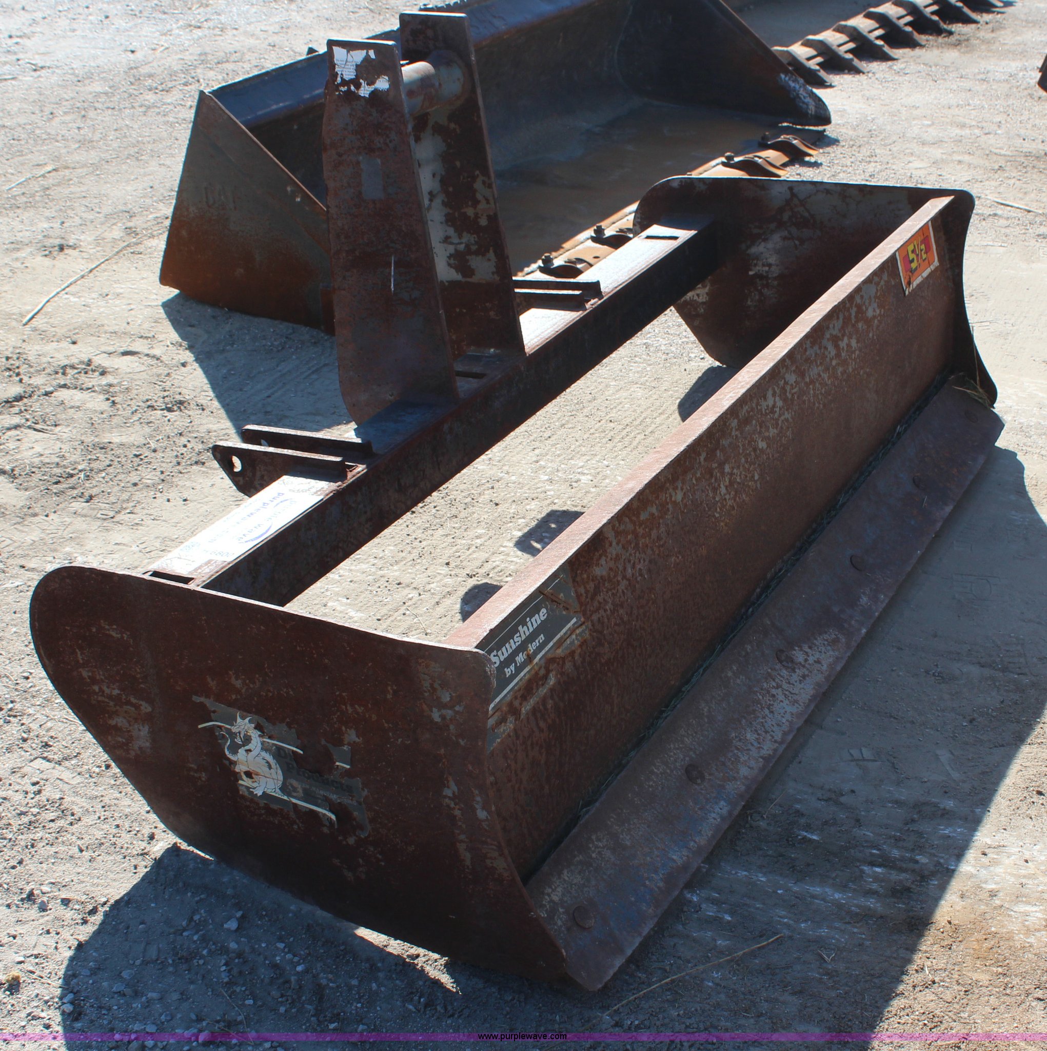 Three point box blade in Lawrence, KS Item H6800 sold Purple Wave