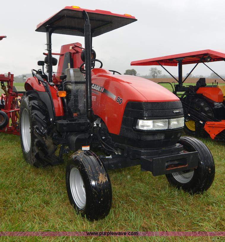image for item A4959 2010 Case IH Farmall 80 tractor