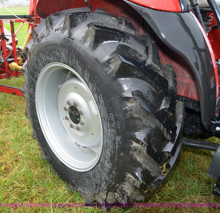 image for item A4959 2010 Case IH Farmall 80 tractor