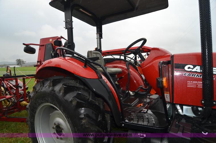 image for item A4959 2010 Case IH Farmall 80 tractor