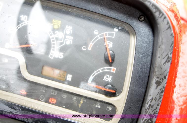 image for item A4959 2010 Case IH Farmall 80 tractor