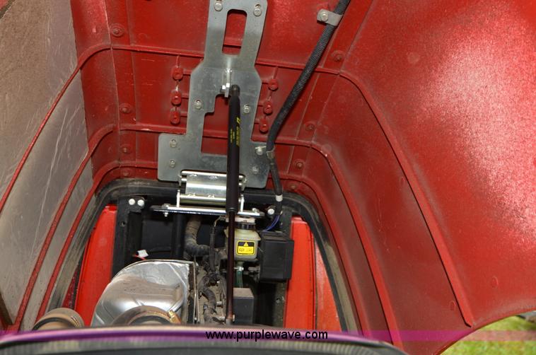 image for item A4959 2010 Case IH Farmall 80 tractor