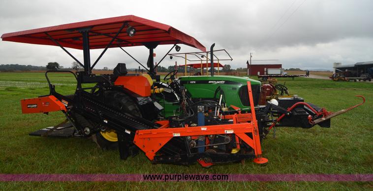 image for item A4961 2006 Brouwer 1576 sod harvester