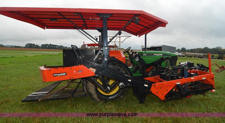 image for item A4961 2006 Brouwer 1576 sod harvester
