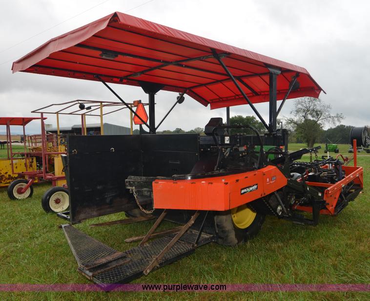 image for item A4961 2006 Brouwer 1576 sod harvester