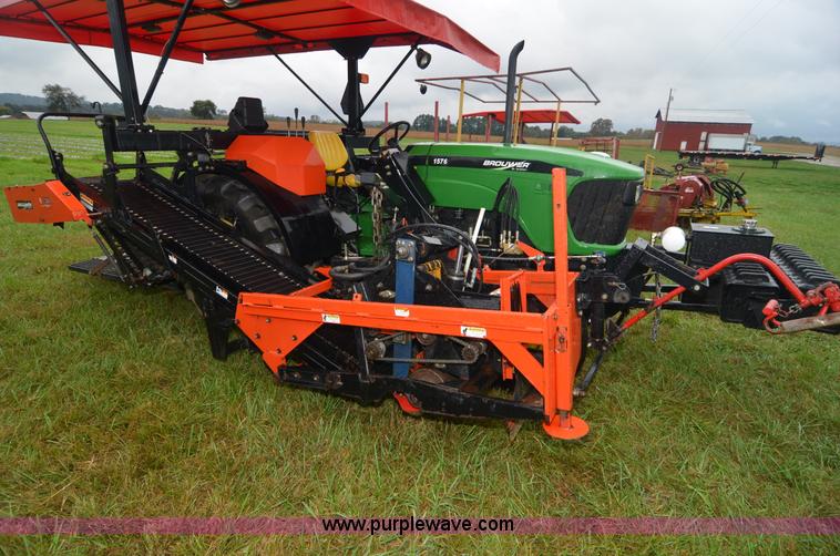 image for item A4961 2006 Brouwer 1576 sod harvester