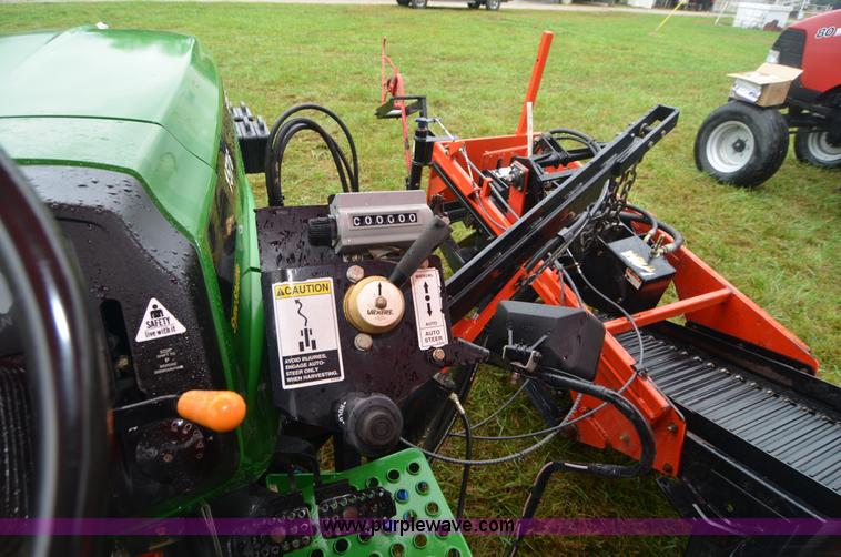 image for item A4961 2006 Brouwer 1576 sod harvester