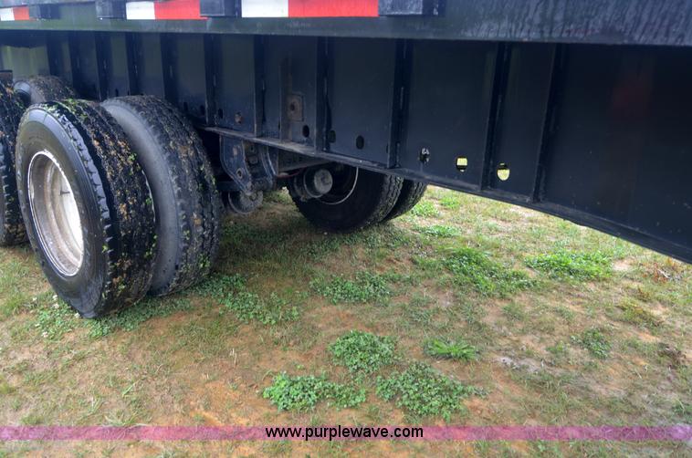 image for item A4976 2006 Lufkin FL-II 46' flatbed trailer