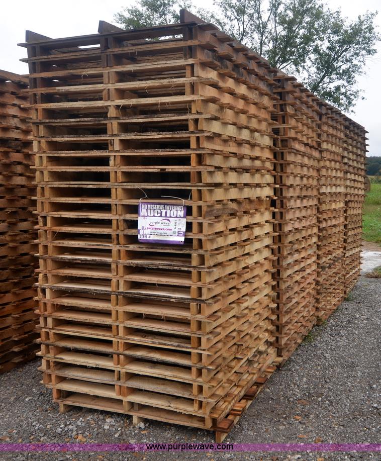 image for item A4981 (200) wood pallets