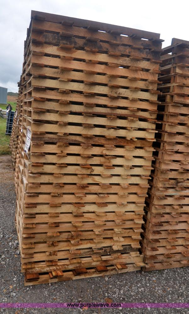 image for item A4981 (200) wood pallets