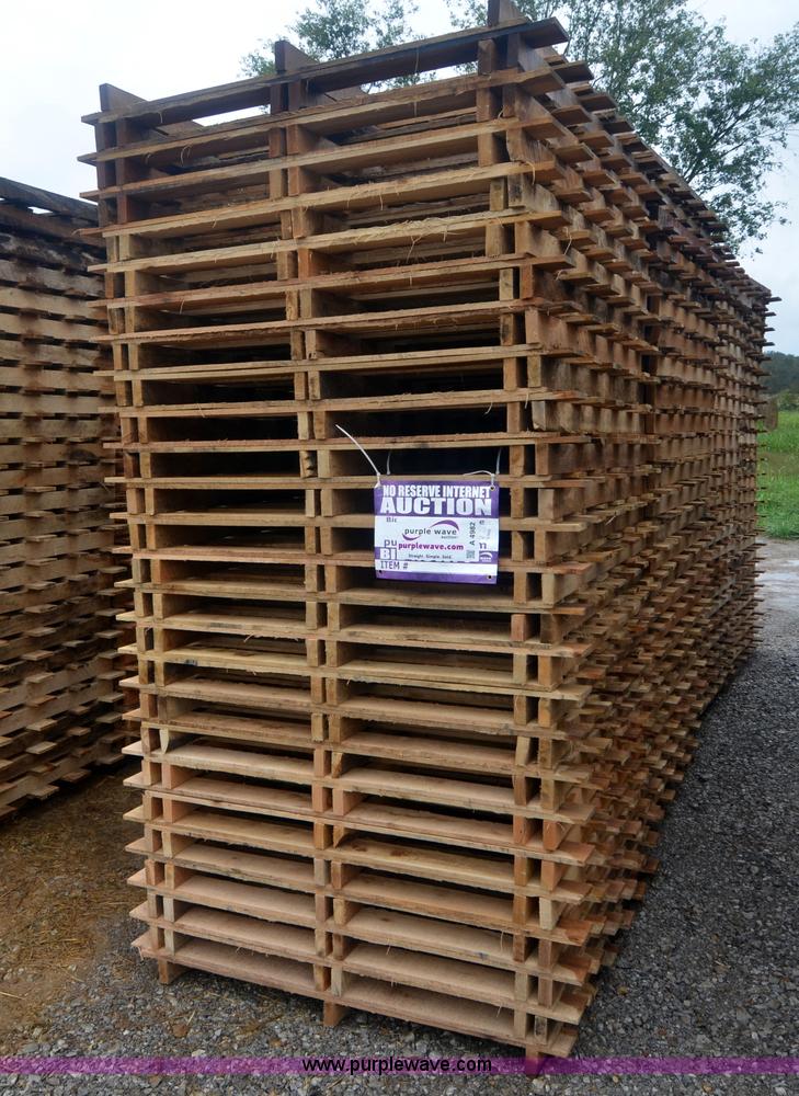 image for item A4982 (200) wood pallets