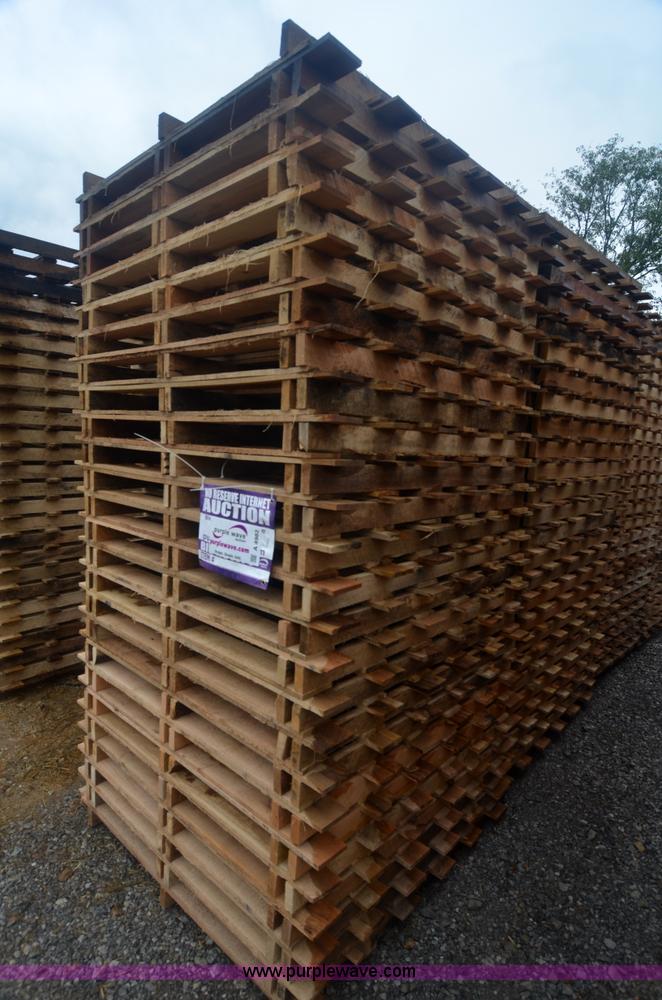 image for item A4982 (200) wood pallets