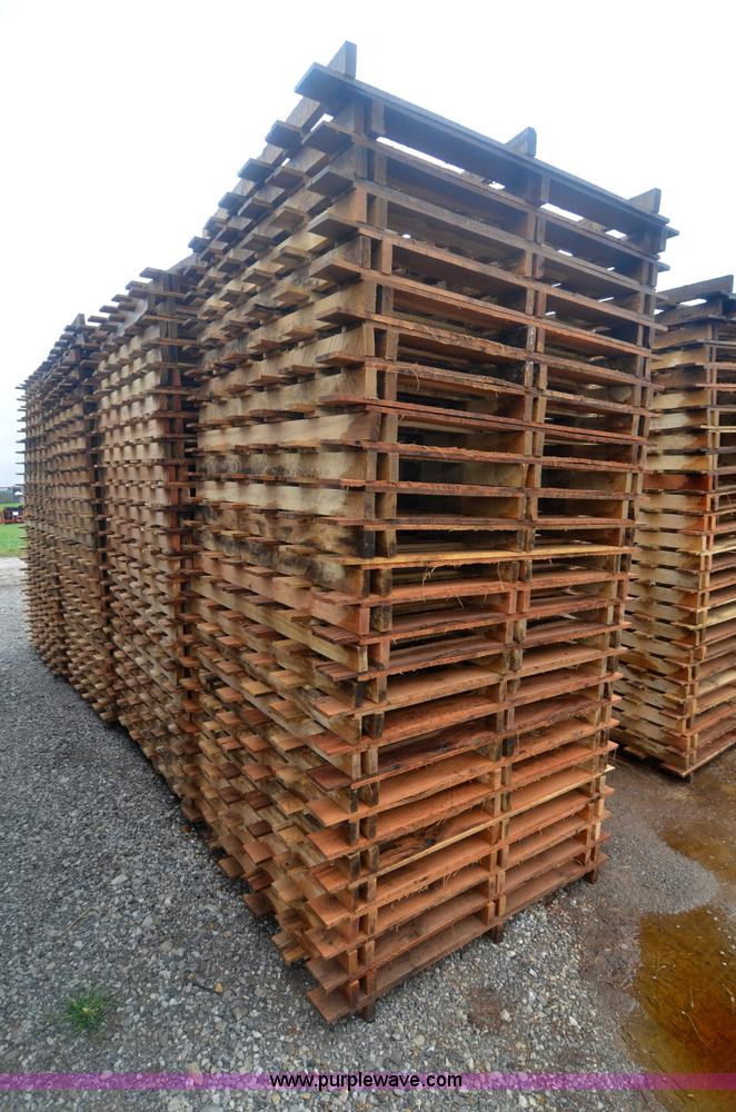 image for item A4982 (200) wood pallets