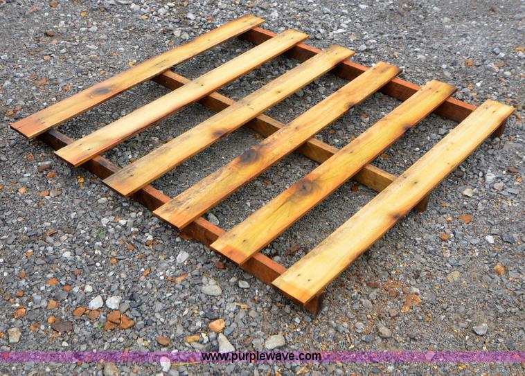 image for item A4982 (200) wood pallets