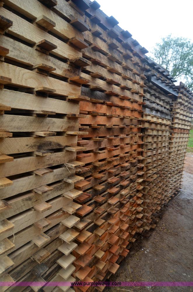 image for item A4983 (200) wood pallets