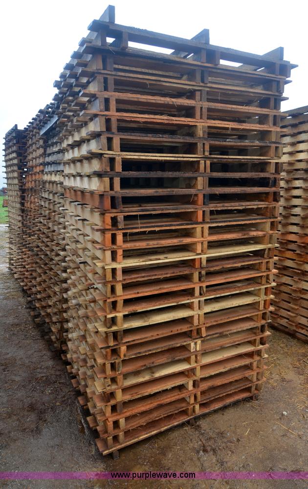 image for item A4983 (200) wood pallets