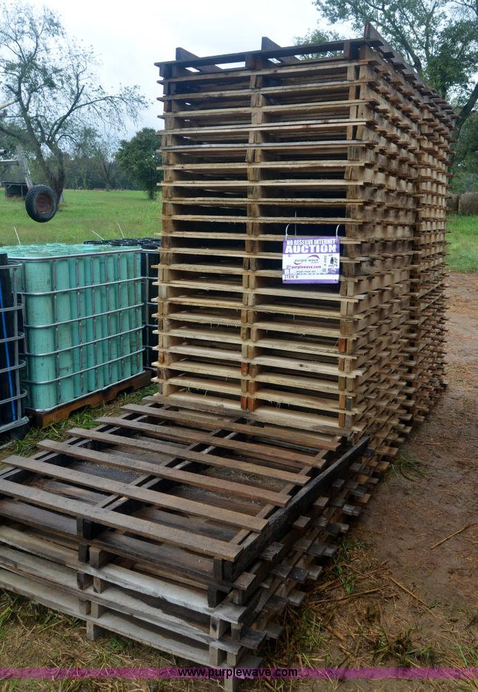 image for item A4985 (112) wood pallets
