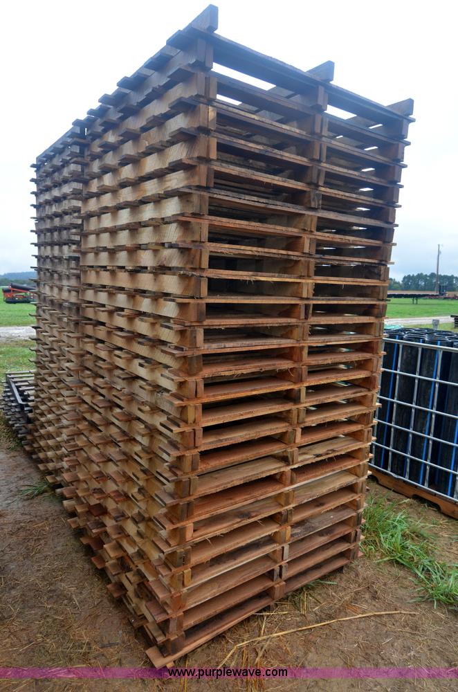 image for item A4985 (112) wood pallets