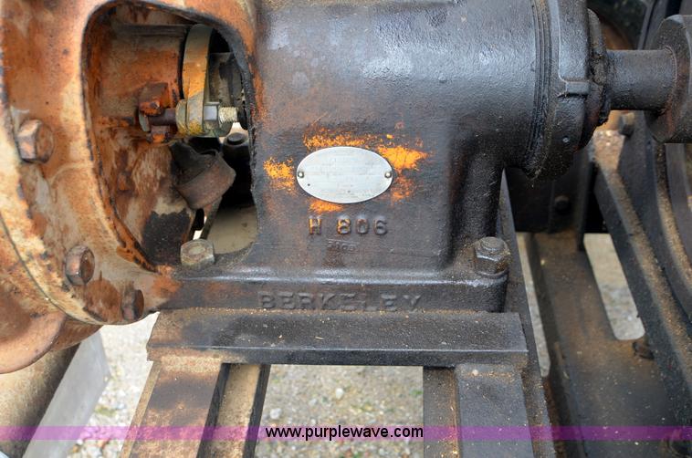 image for item A4989 Portable water pump