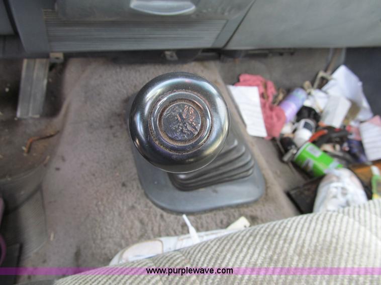 image for item G9742 1993 Dodge Dakota pickup truck