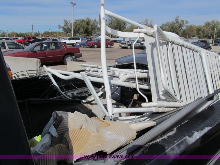 image for item G9742 1993 Dodge Dakota pickup truck