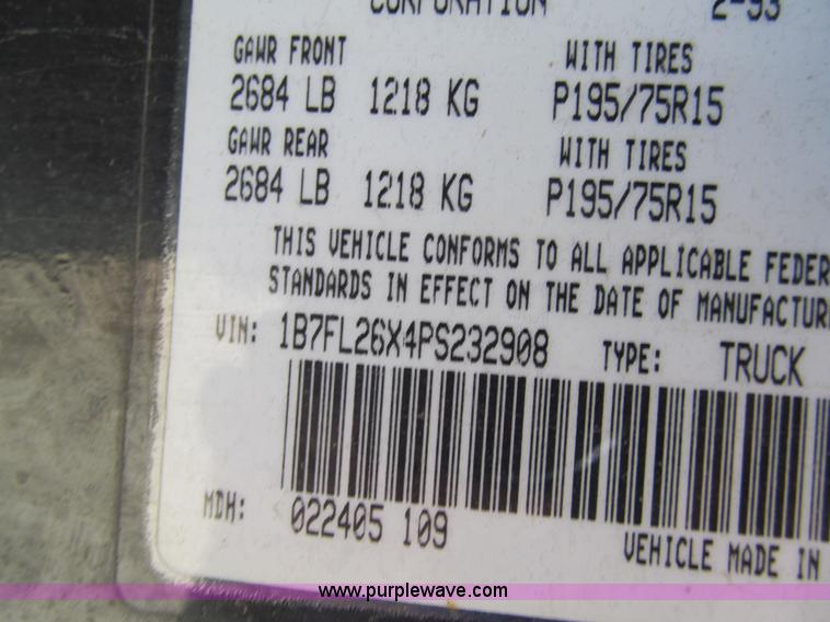 image for item G9742 1993 Dodge Dakota pickup truck