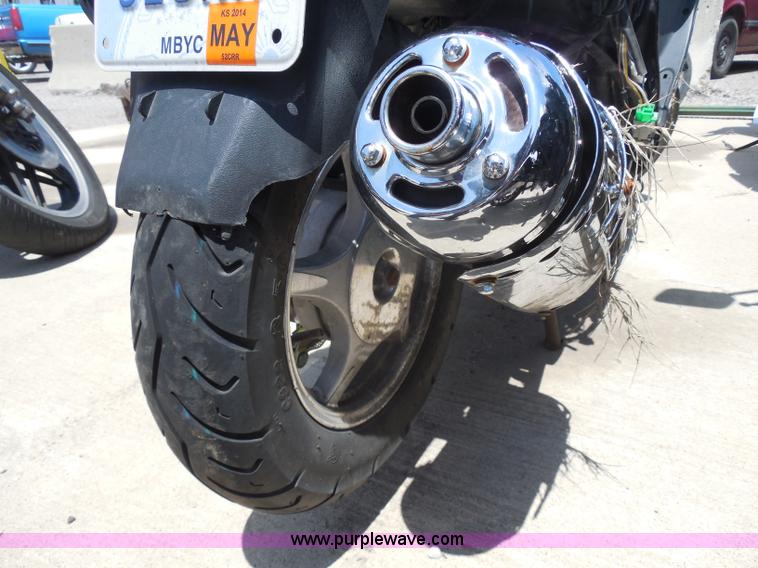 image for item H9830 2009 Trow moped