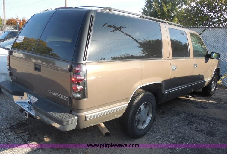 image for item I1271 1997 Chevrolet Suburban 1500 SUV