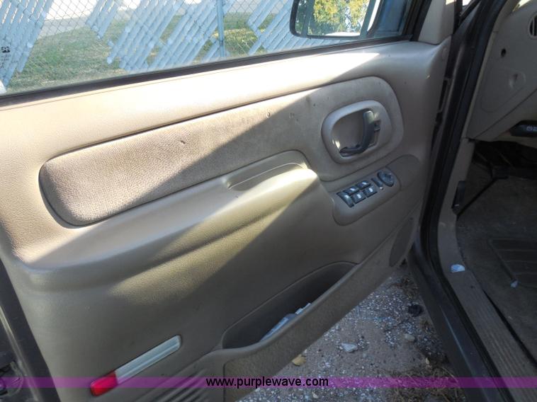 image for item I1271 1997 Chevrolet Suburban 1500 SUV