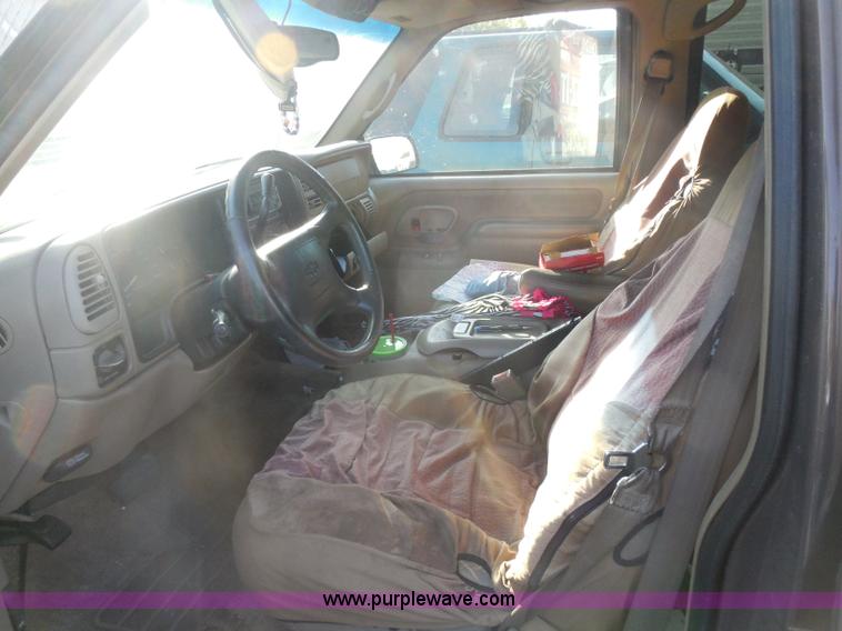 image for item I1271 1997 Chevrolet Suburban 1500 SUV