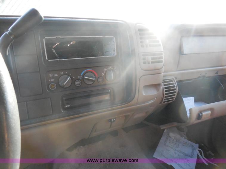 image for item I1271 1997 Chevrolet Suburban 1500 SUV