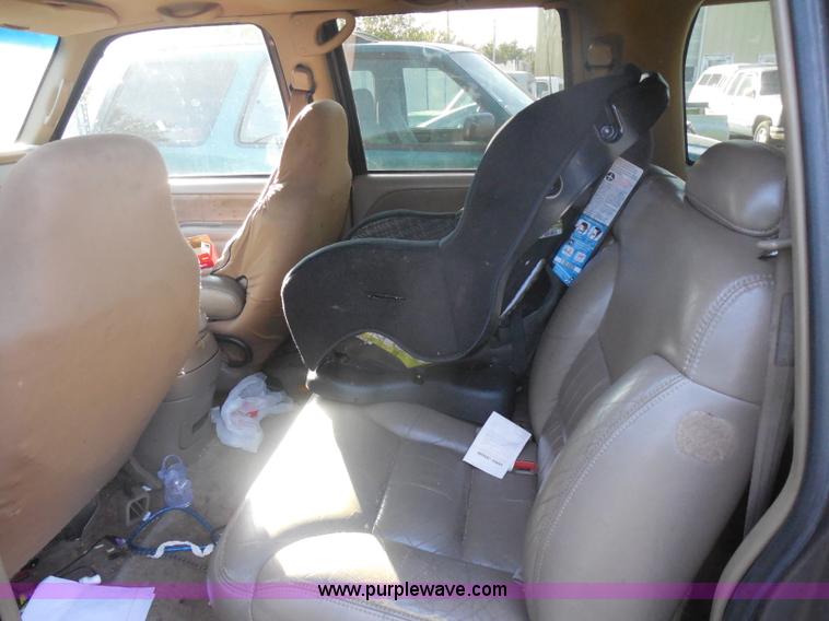 image for item I1271 1997 Chevrolet Suburban 1500 SUV