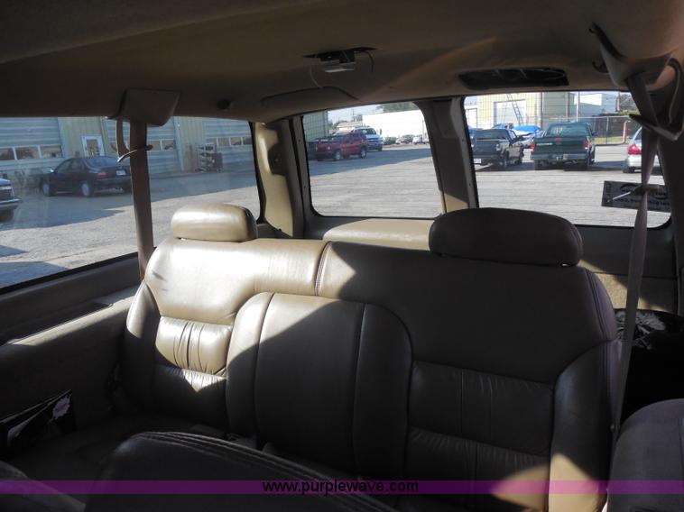 image for item I1271 1997 Chevrolet Suburban 1500 SUV