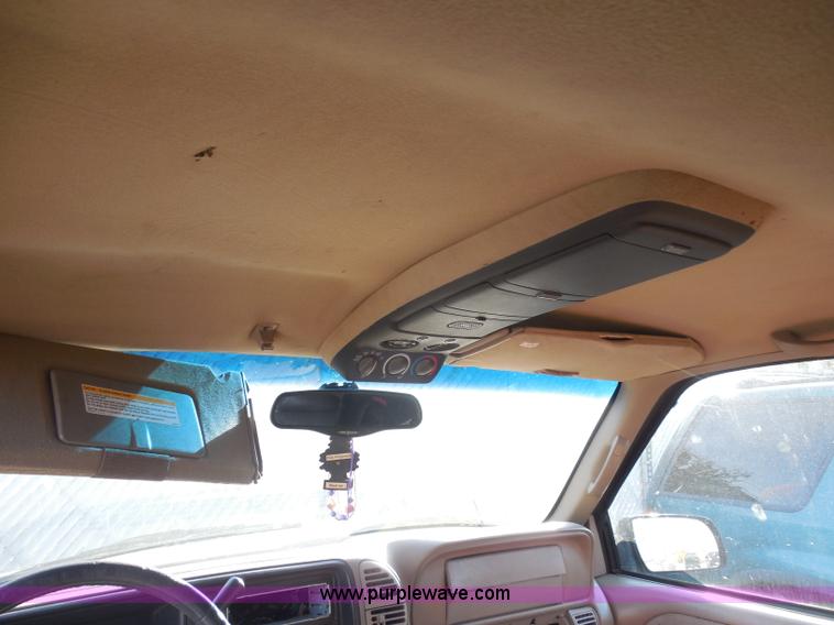 image for item I1271 1997 Chevrolet Suburban 1500 SUV