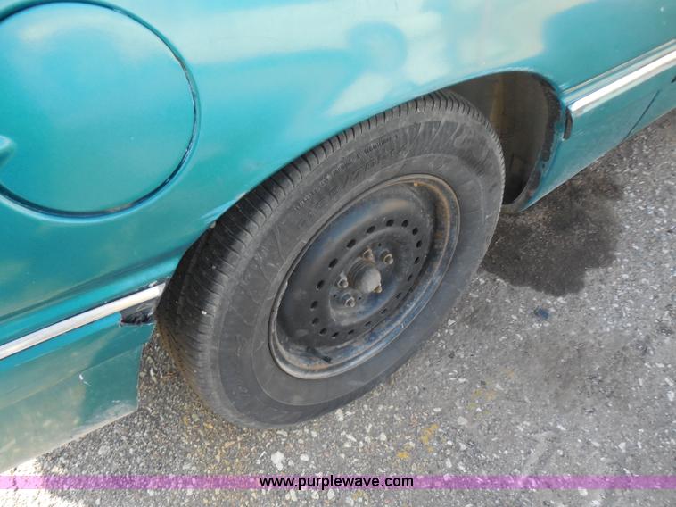 image for item I1272 1994 Chrysler Lebaron