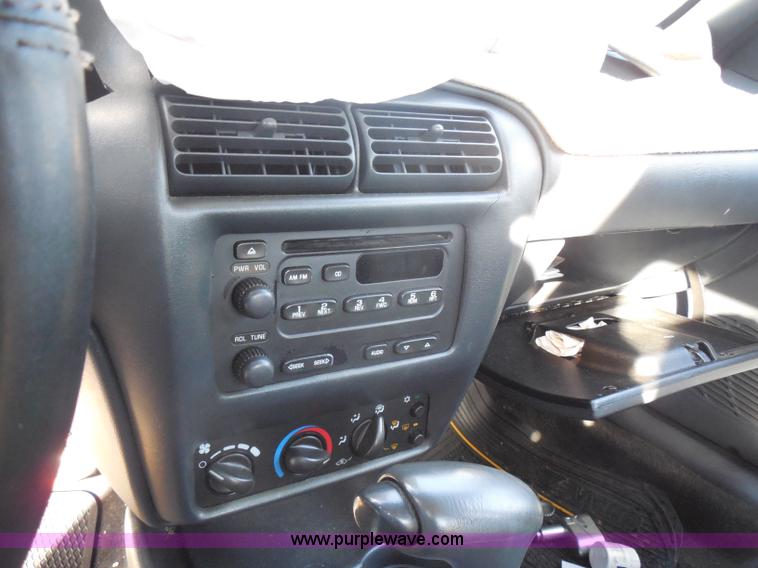 image for item I1273 2004 Chevrolet Cavalier