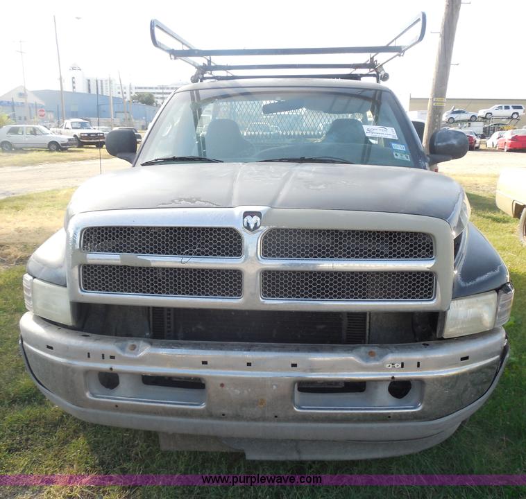 image for item I1274 2000 Dodge Ram 1500 pickup truck