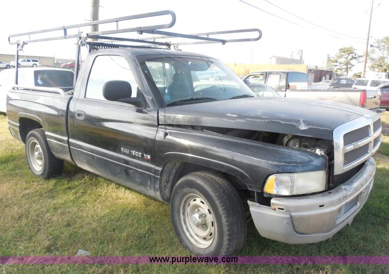 image for item I1274 2000 Dodge Ram 1500 pickup truck