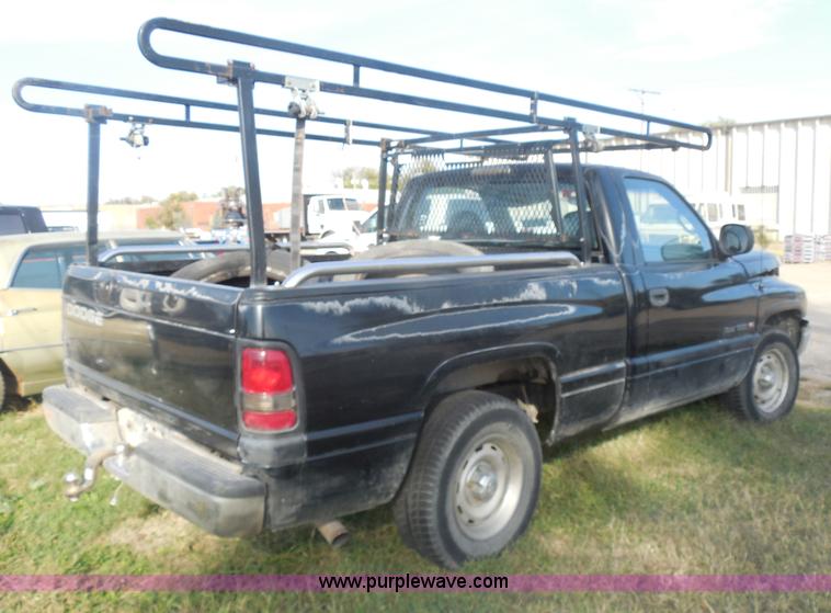 image for item I1274 2000 Dodge Ram 1500 pickup truck