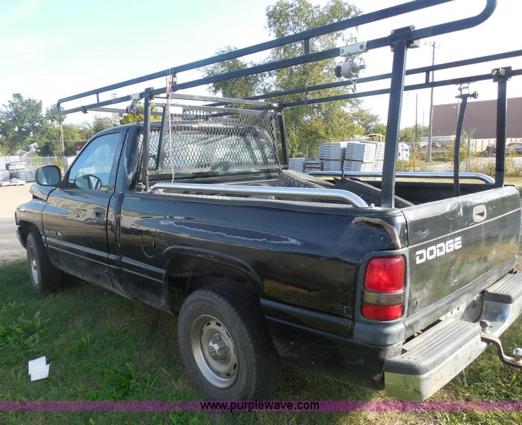 image for item I1274 2000 Dodge Ram 1500 pickup truck