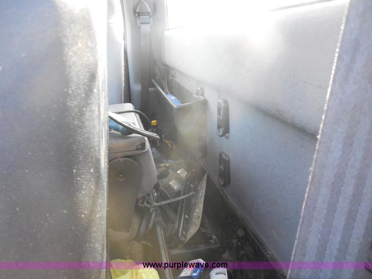 image for item I1274 2000 Dodge Ram 1500 pickup truck